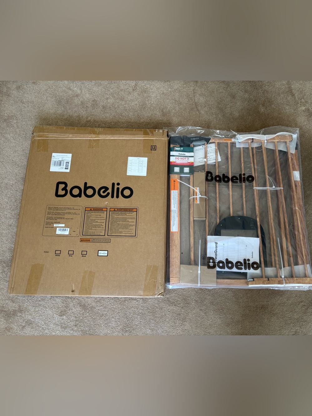 Pet/Baby Gate with Cat Door